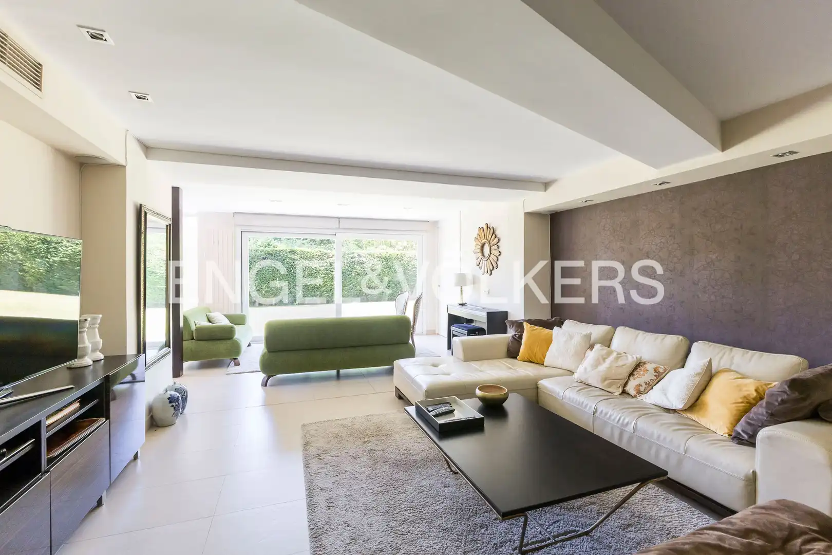 Living room of Houses for sale in La Moraleja  with Air Conditioner, Heating and Private garden
