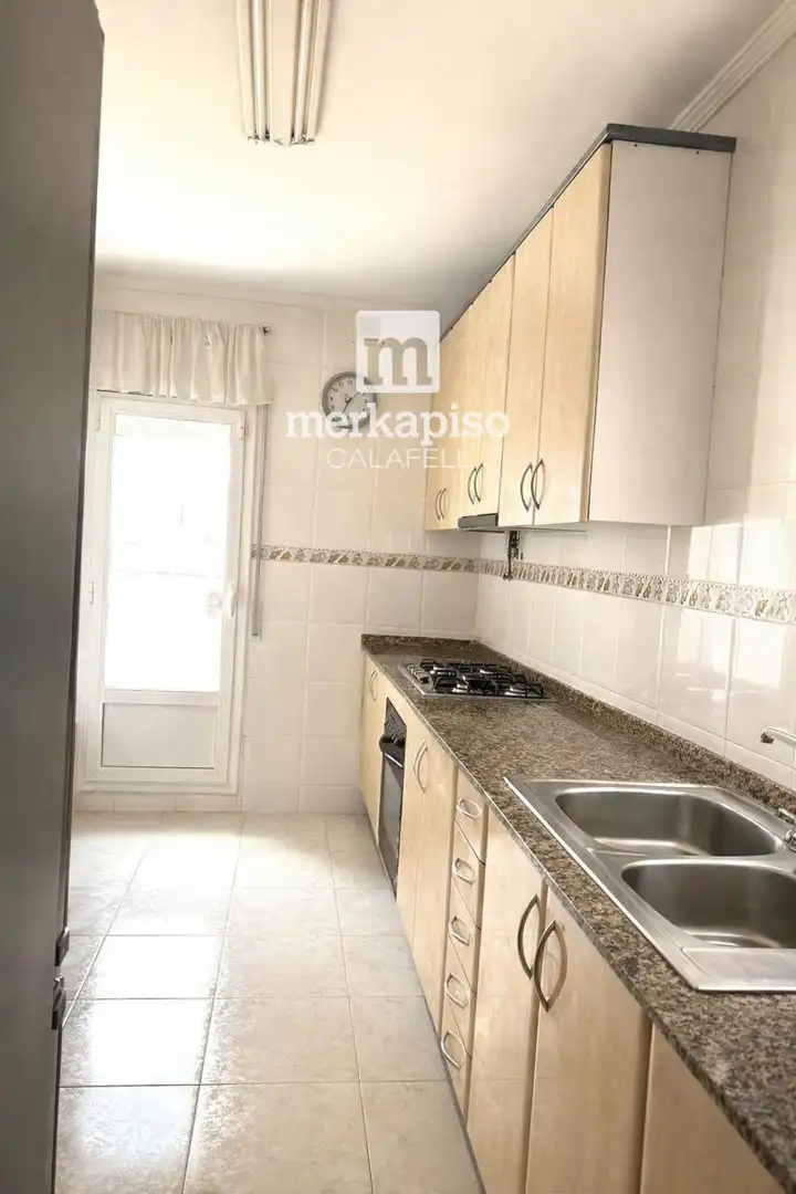 Küche von Haus oder Chalet zum Verkauf in Calafell mit Klimaanlage, Privatgarten und Terrasse