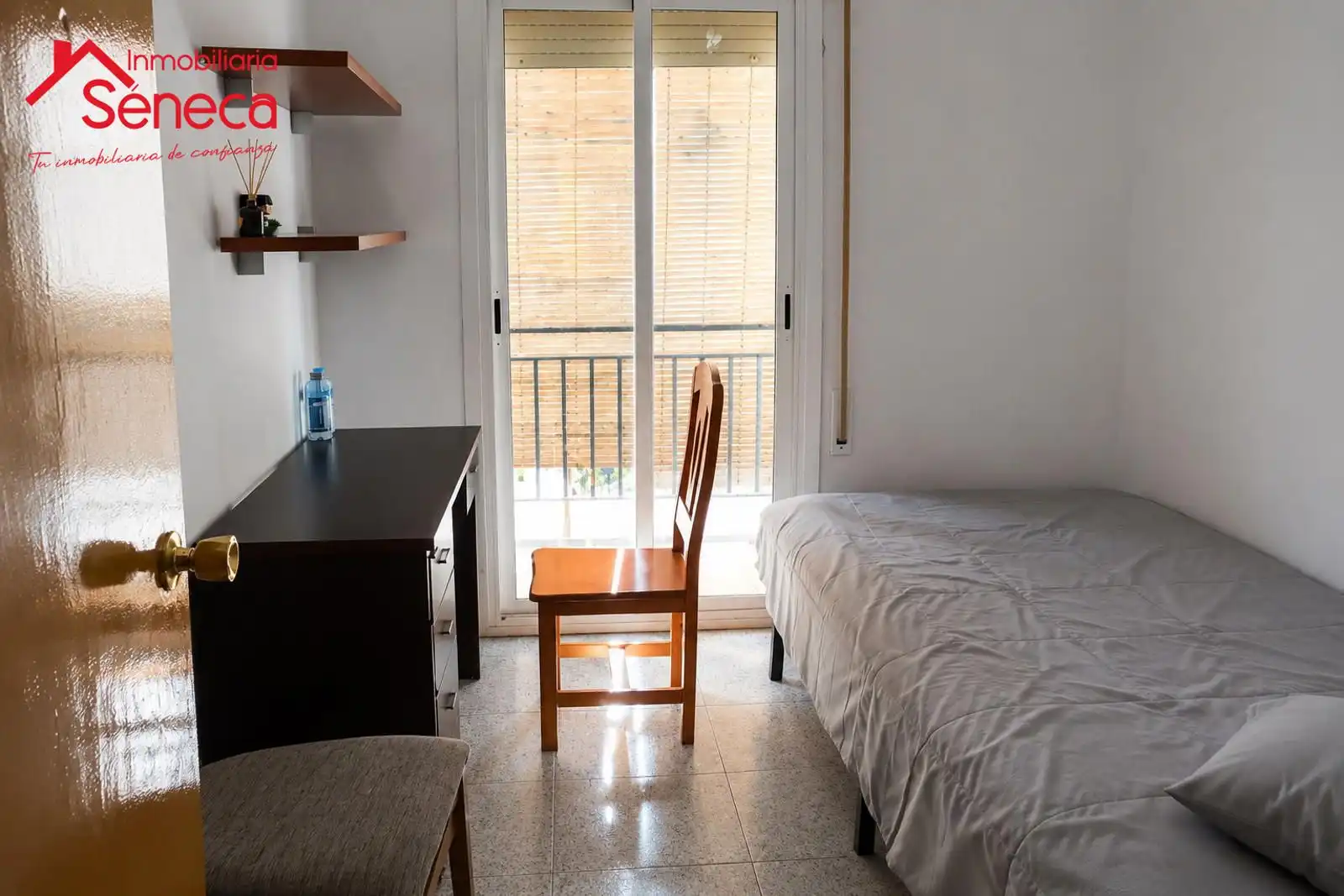 Schlafzimmer von Wohnung zum Verkauf in Córdoba mit Klimaanlage, Terrasse und Möbliert
