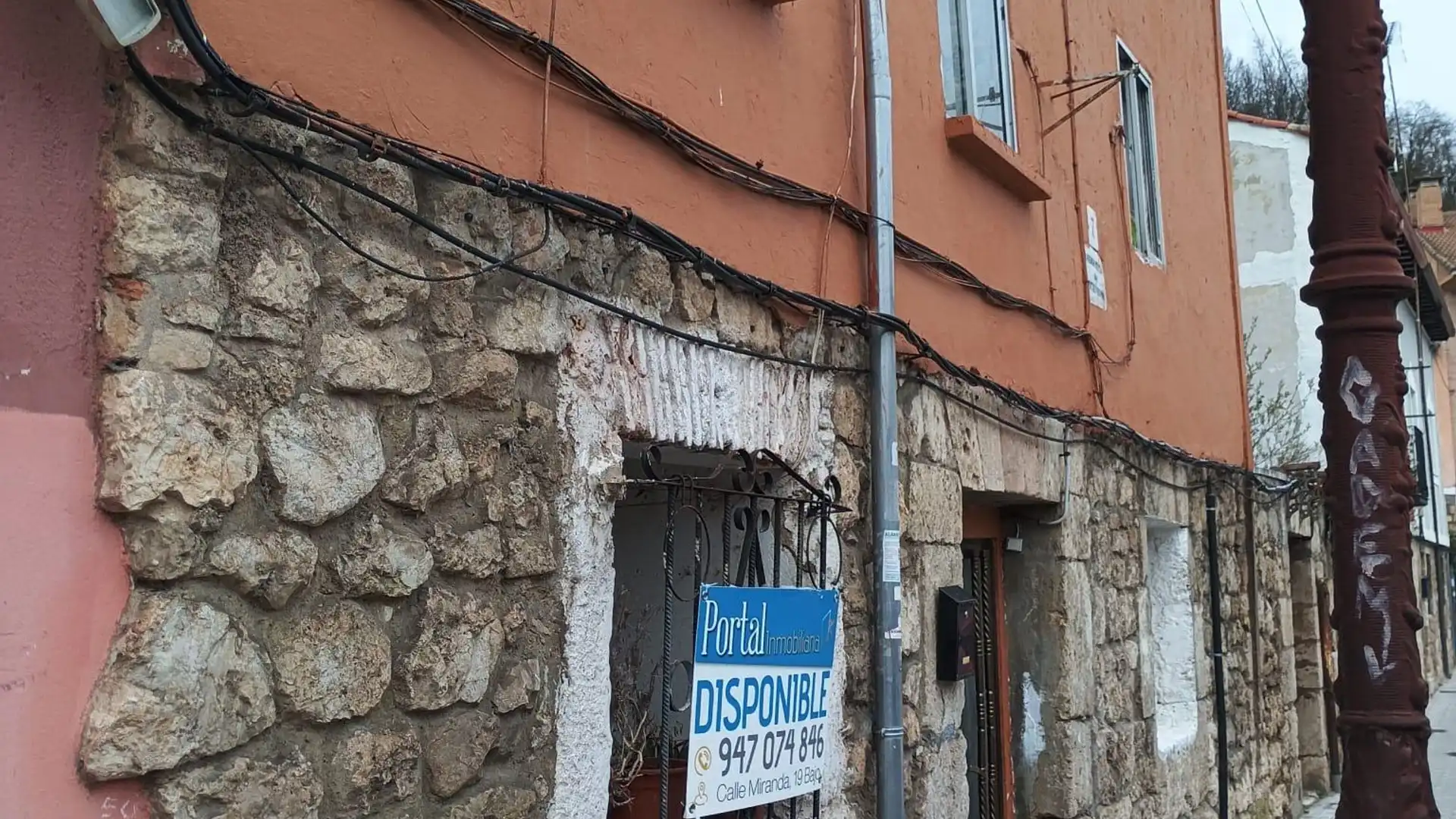 Vista exterior de Casa o chalet en venta en Burgos Capital