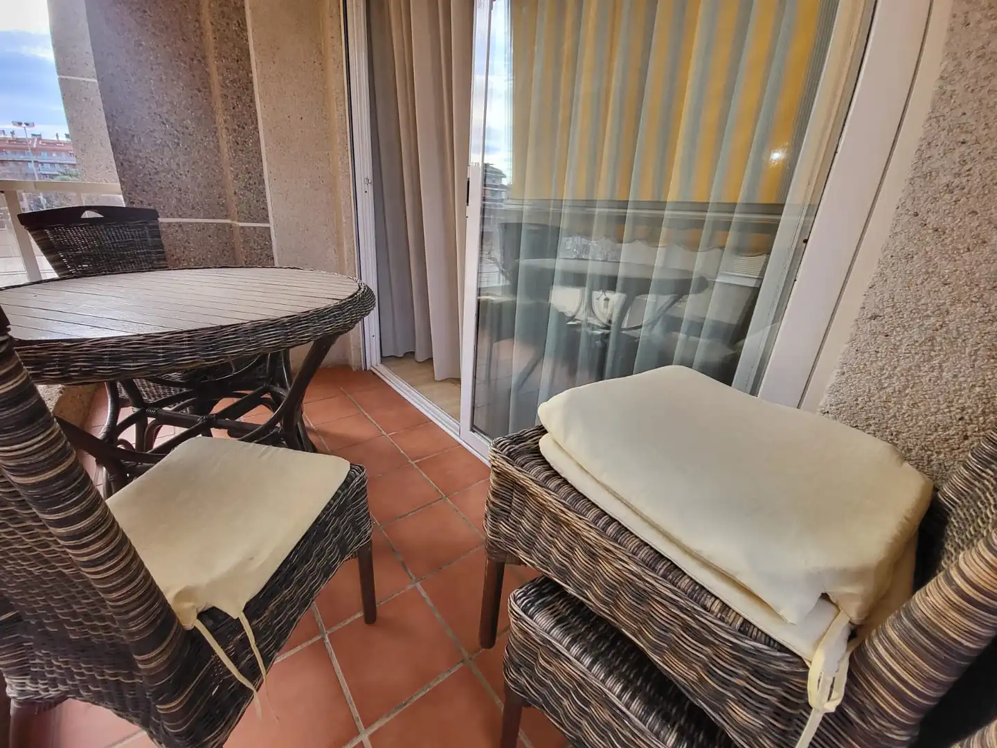 Terrasse von Wohnung zum Verkauf in Pineda de Mar mit Terrasse, Möbliert und Ofen
