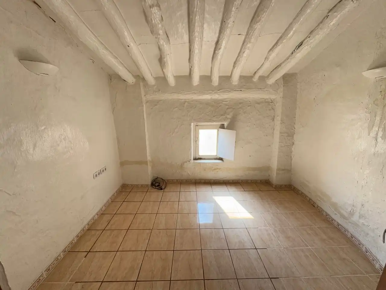 Country homes for sale in Serón
