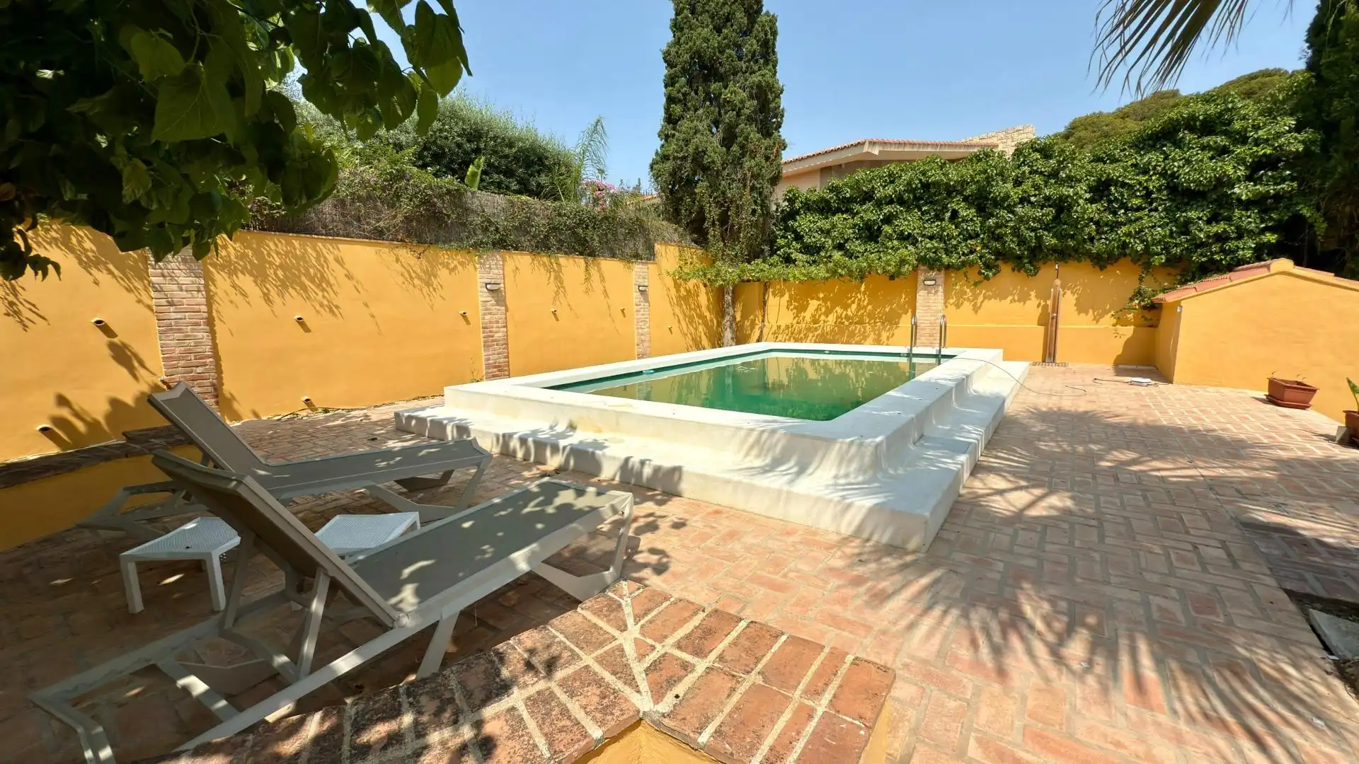 Piscina de Casa o xalet en venda en Alicante / Alacant amb Aire condicionat, Calefacció i Jardí privat
