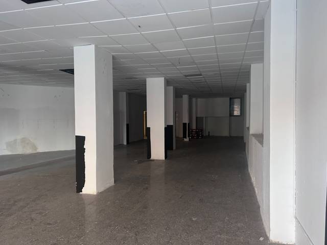 Local comercial en Alquiler en Avinguda de Josep Tarradellas en Can Boada