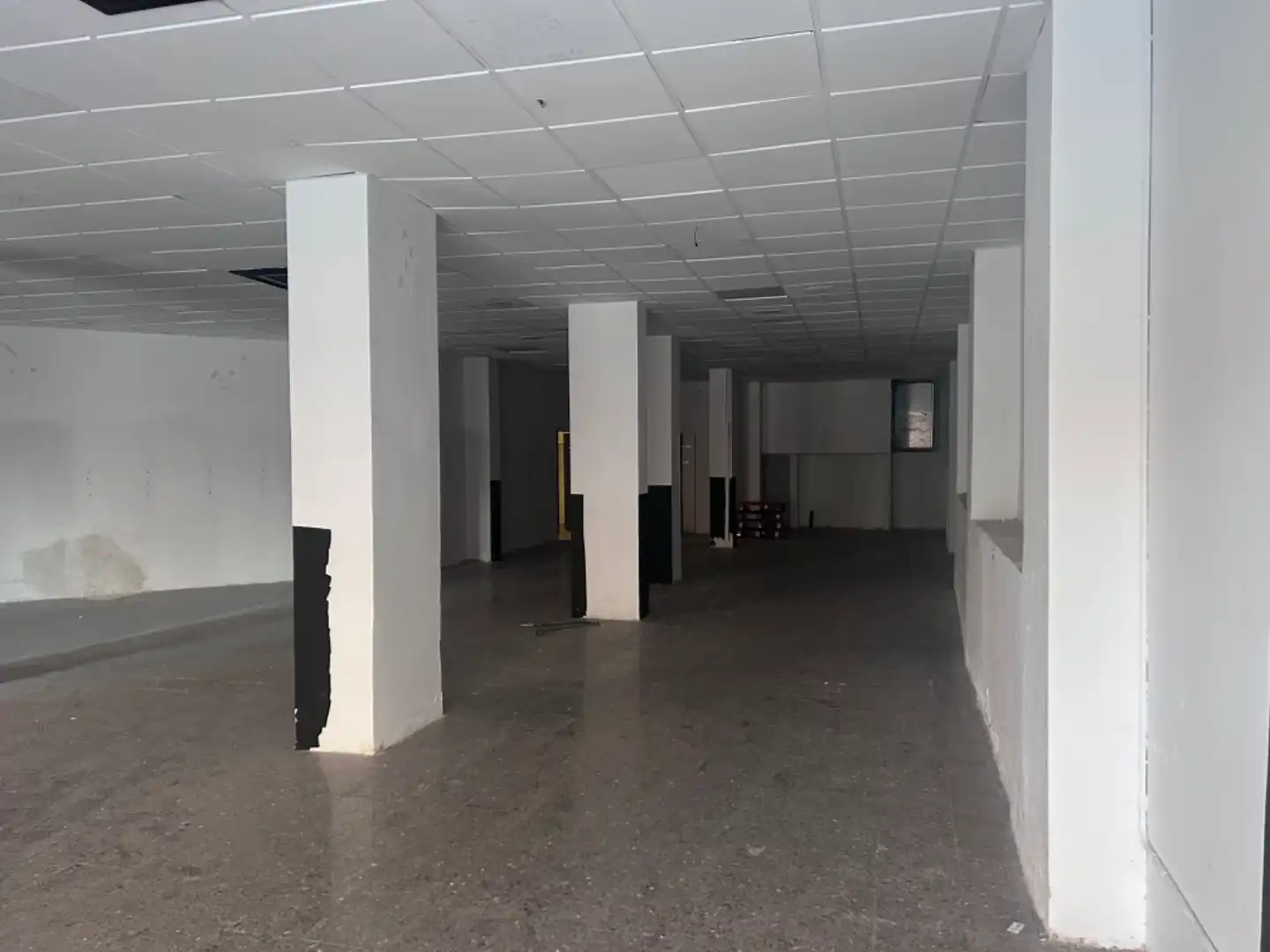 Local commercial à louer à Avinguda de Josep Tarradellas, imagen 4