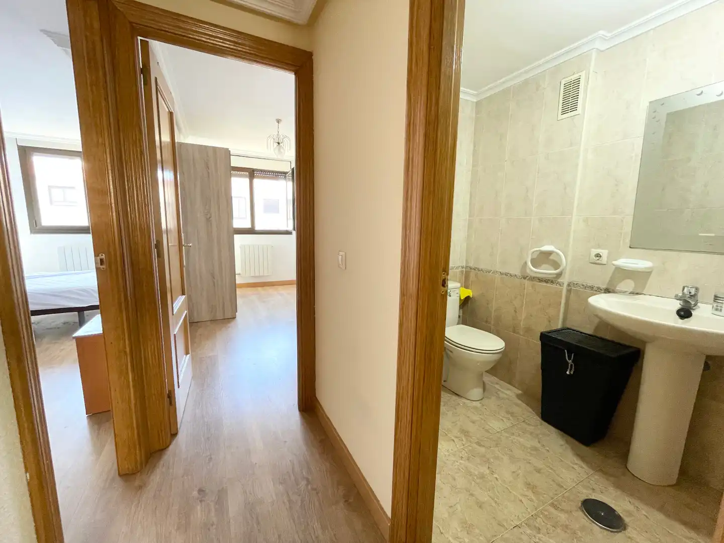 Bathroom of Flat for rent in Salamanca  with Heating, Parquet flooring and Furnished