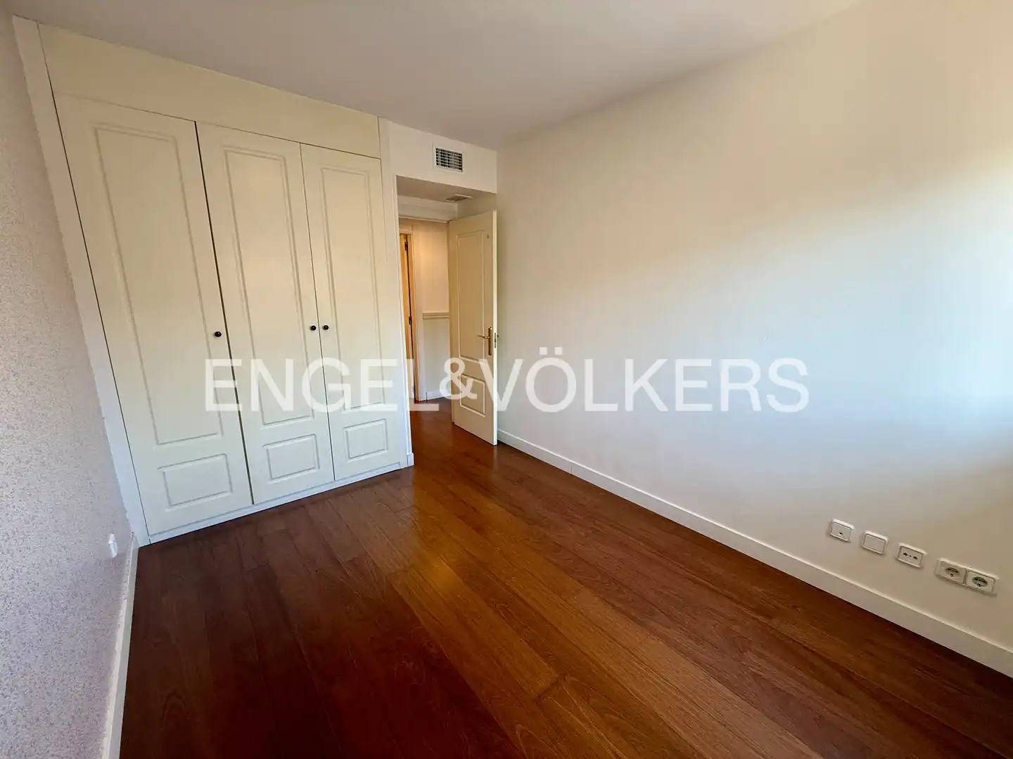 Habitación de Piso de alquiler en Madrid con Aire acondicionado, Calefacción y Piscina