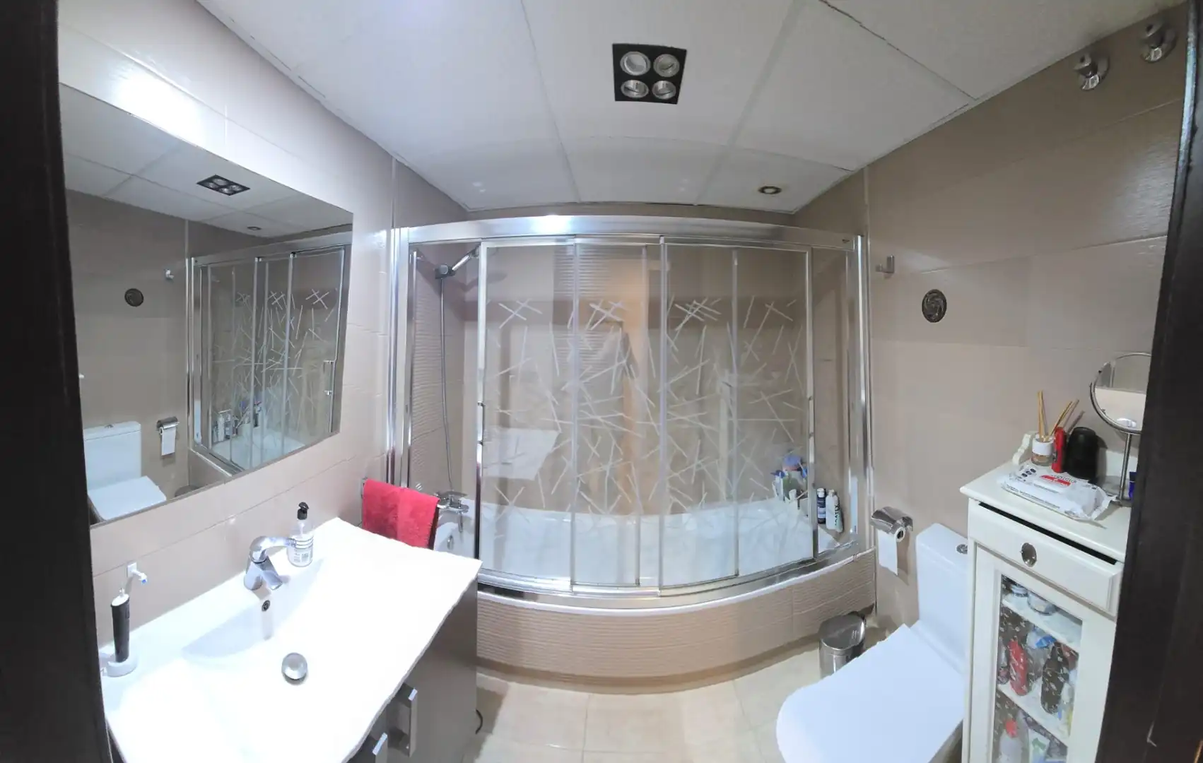 Badezimmer von Wohnung zum Verkauf in Melilla