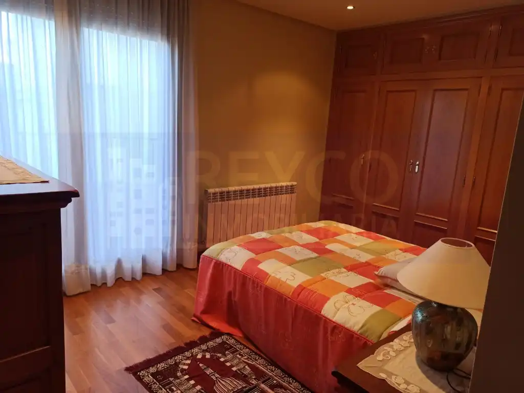 Dormitori de Casa o xalet en venda en Matute