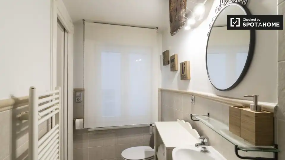 Baño de Apartamento para compartir en Bilbao  con Aire acondicionado, Calefacción y Terraza