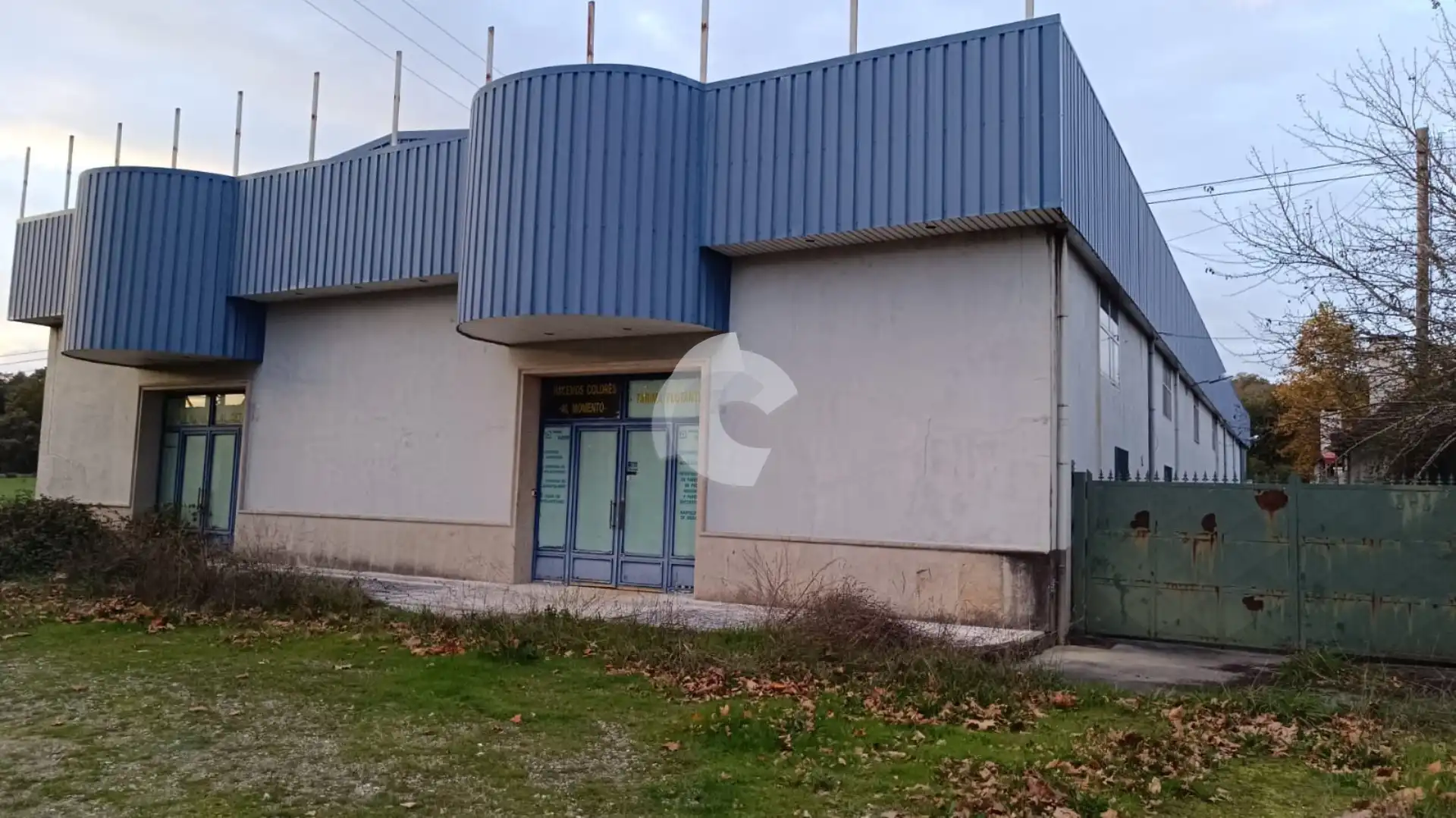 Außenansicht von Fabrikhallen zum Verkauf in Xinzo de Limia