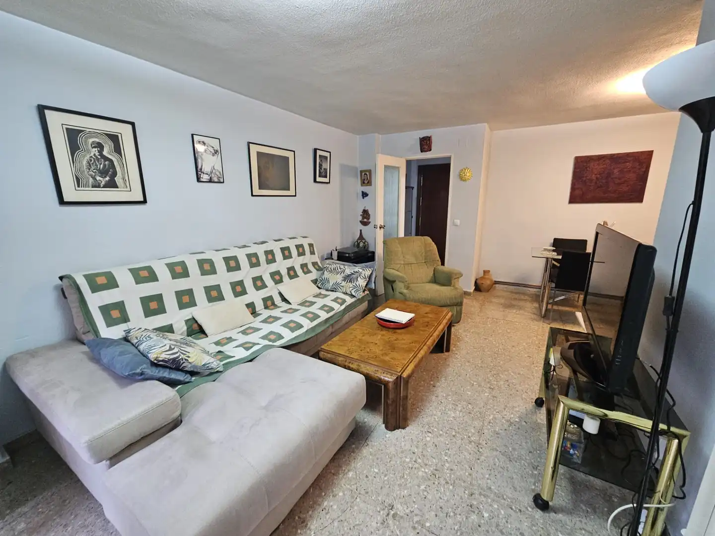 Sala d'estar de Pis en venda en Madrid amb Calefacció, Terrassa i Moblat