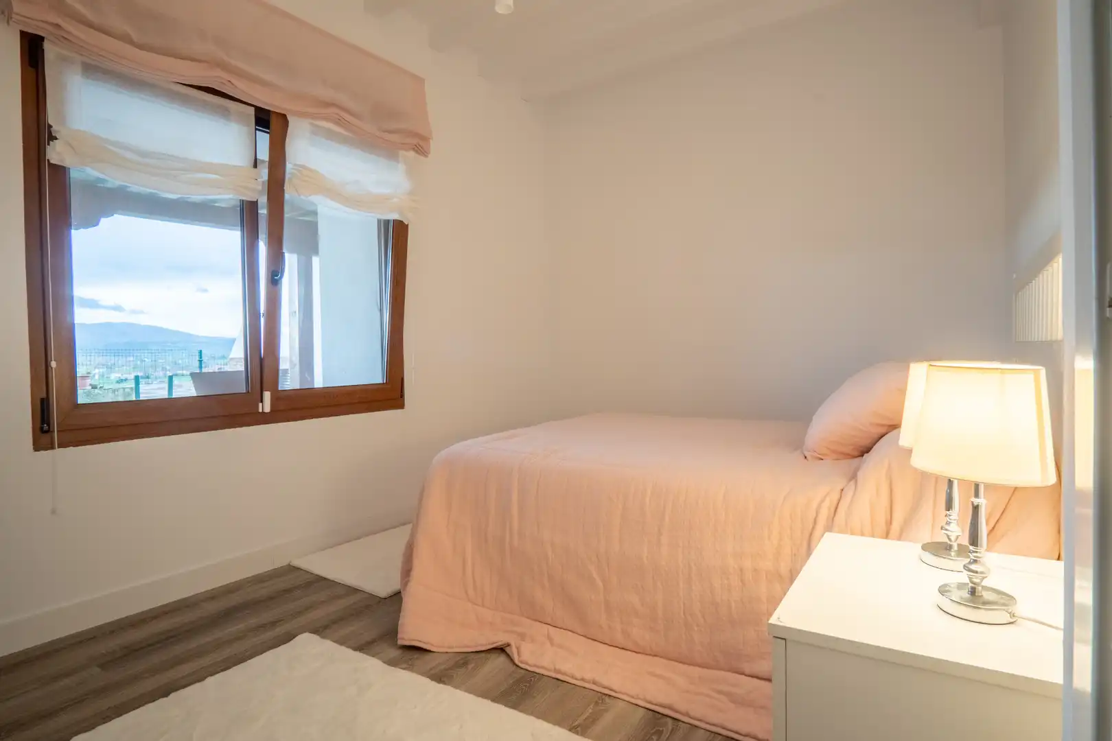 Dormitori de Casa o xalet en venda en Santillana del Mar amb Calefacció, Jardí privat i Parquet