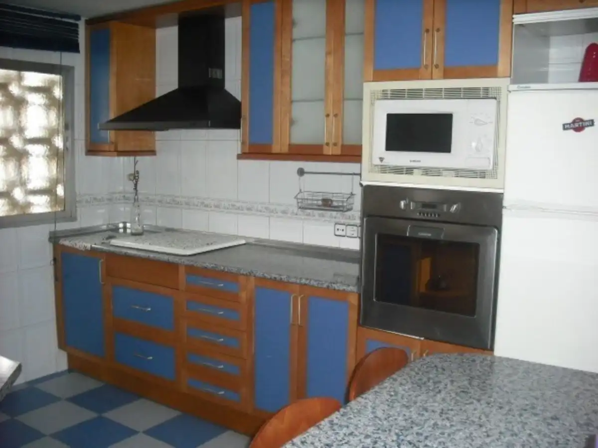 Wohnung zur Miete in Calle Calle LICENCIADO MADRID, Reyes Católicos