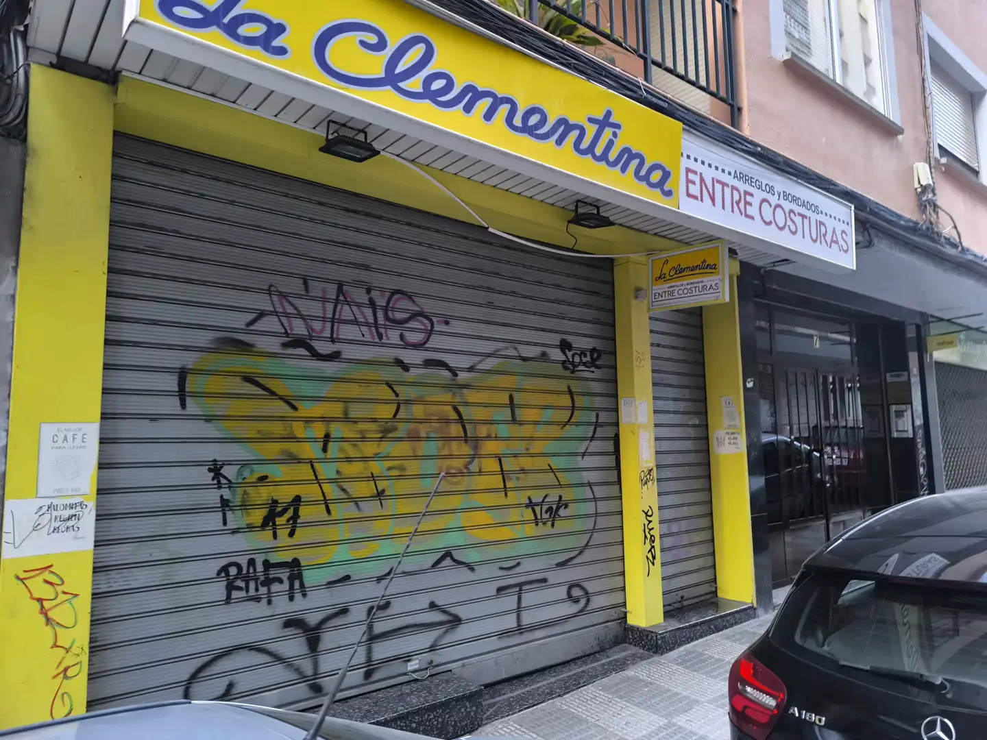 Local comercial de lloguer a Calle Emilio Sánchez Vera 7