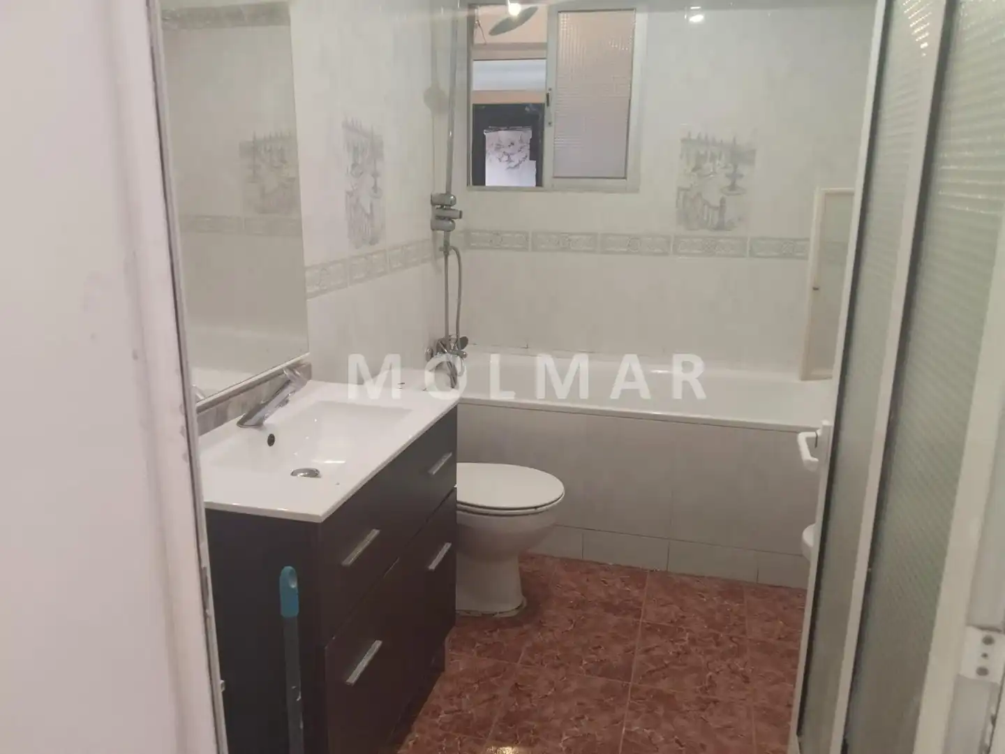 Baño de Piso en venta en Canals con Balcón y Internet