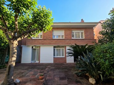 Maison avec balcon à vendre à Carrer Ignasi Iglesias