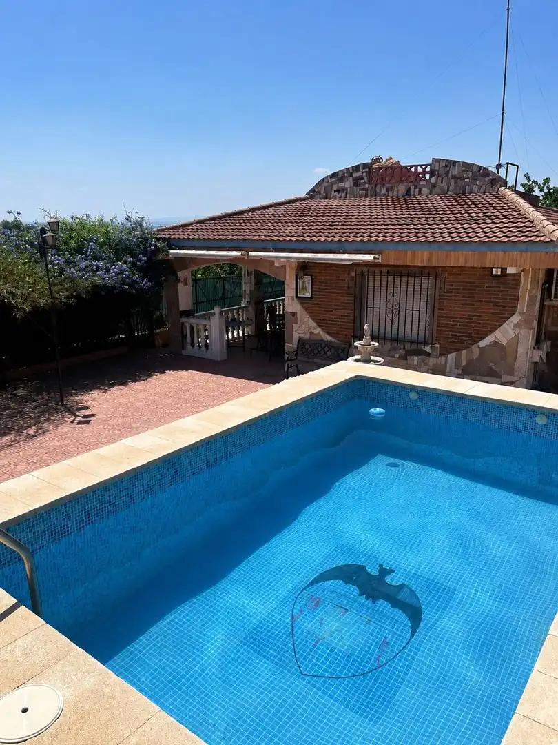 Piscina de Casa o xalet en venda en Llíria amb Aire condicionat, Jardí privat i Terrassa