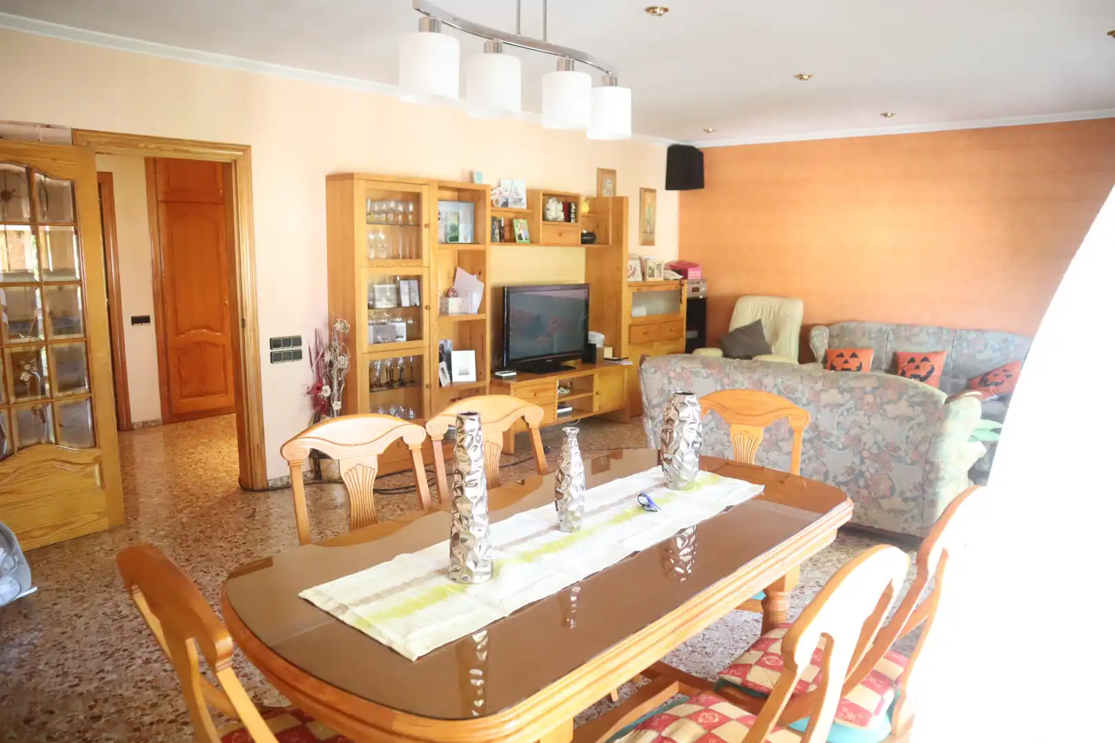 Sala d'estar de Casa o xalet en venda en Cerdanyola del Vallès amb Calefacció, Terrassa i Traster