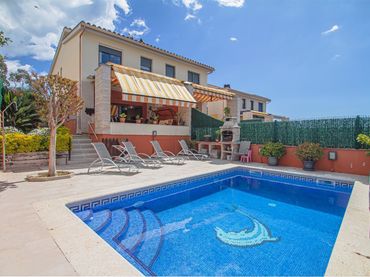 Reihenhaus mit Pool zum Verkauf in cami del pla del llop 21