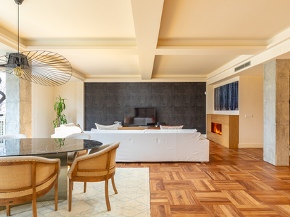 Sala d'estar de Apartament en venda en  Madrid Capital amb Aire condicionat, Calefacció i Terrassa