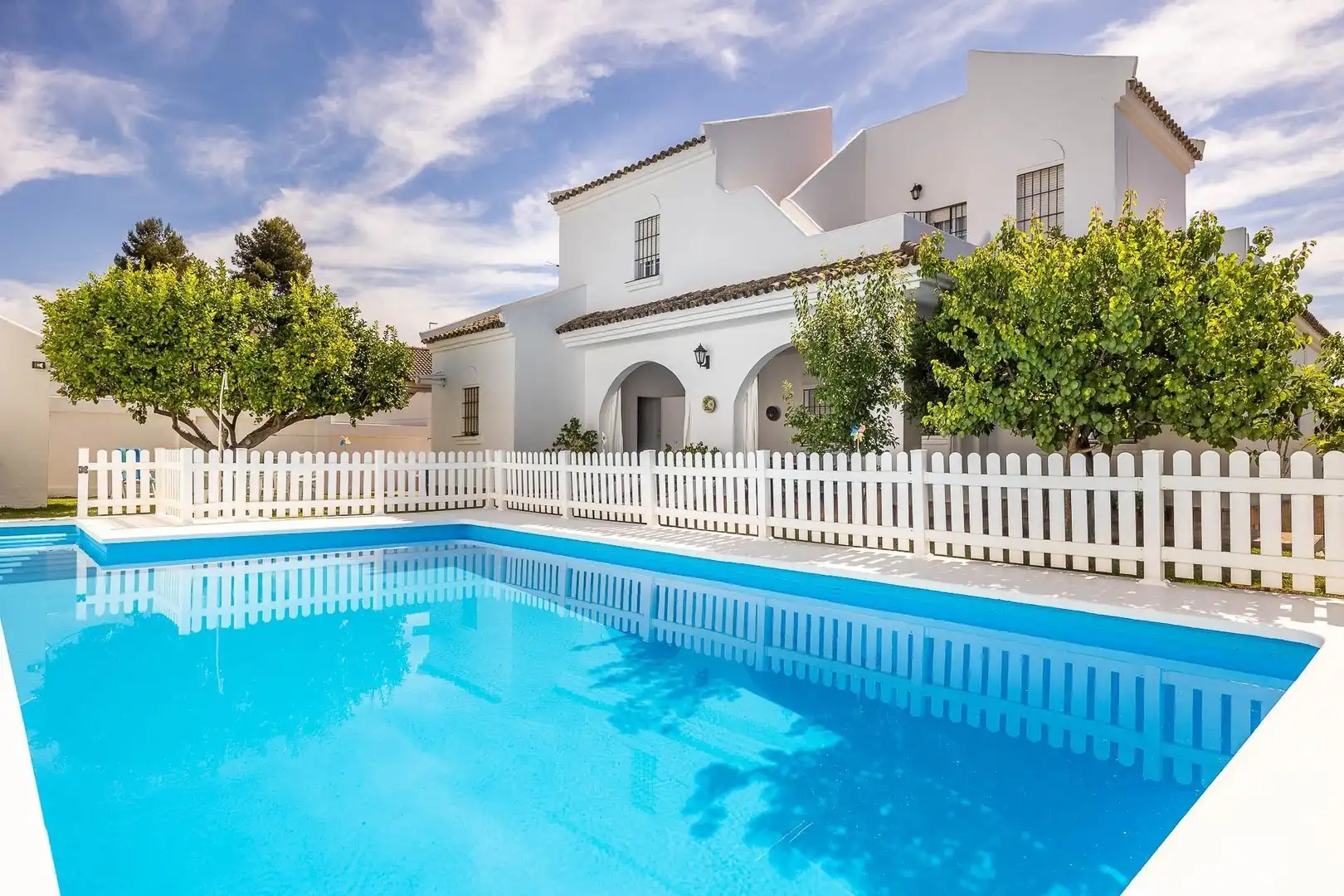Swimming pool of Houses for sale in Tomares  with Air Conditioner, Heating and Private garden