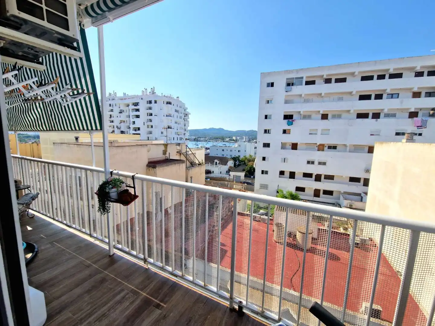 Terrasse von Wohnungen zum Verkauf in Sant Antoni de Portmany mit Klimaanlage, Heizung und Terrasse