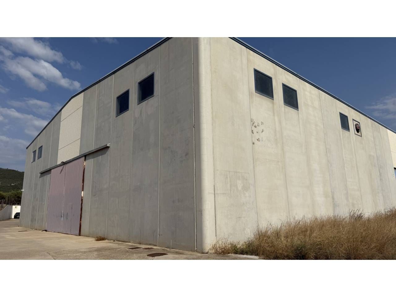 Vista exterior de Nau industrial en venda en Sant Carles de la Ràpita