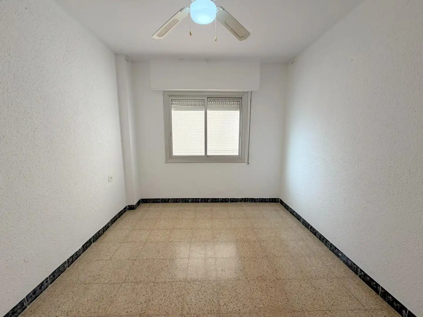 Schlafzimmer von Wohnung zum Verkauf in L'Hospitalet de Llobregat mit Balkon
