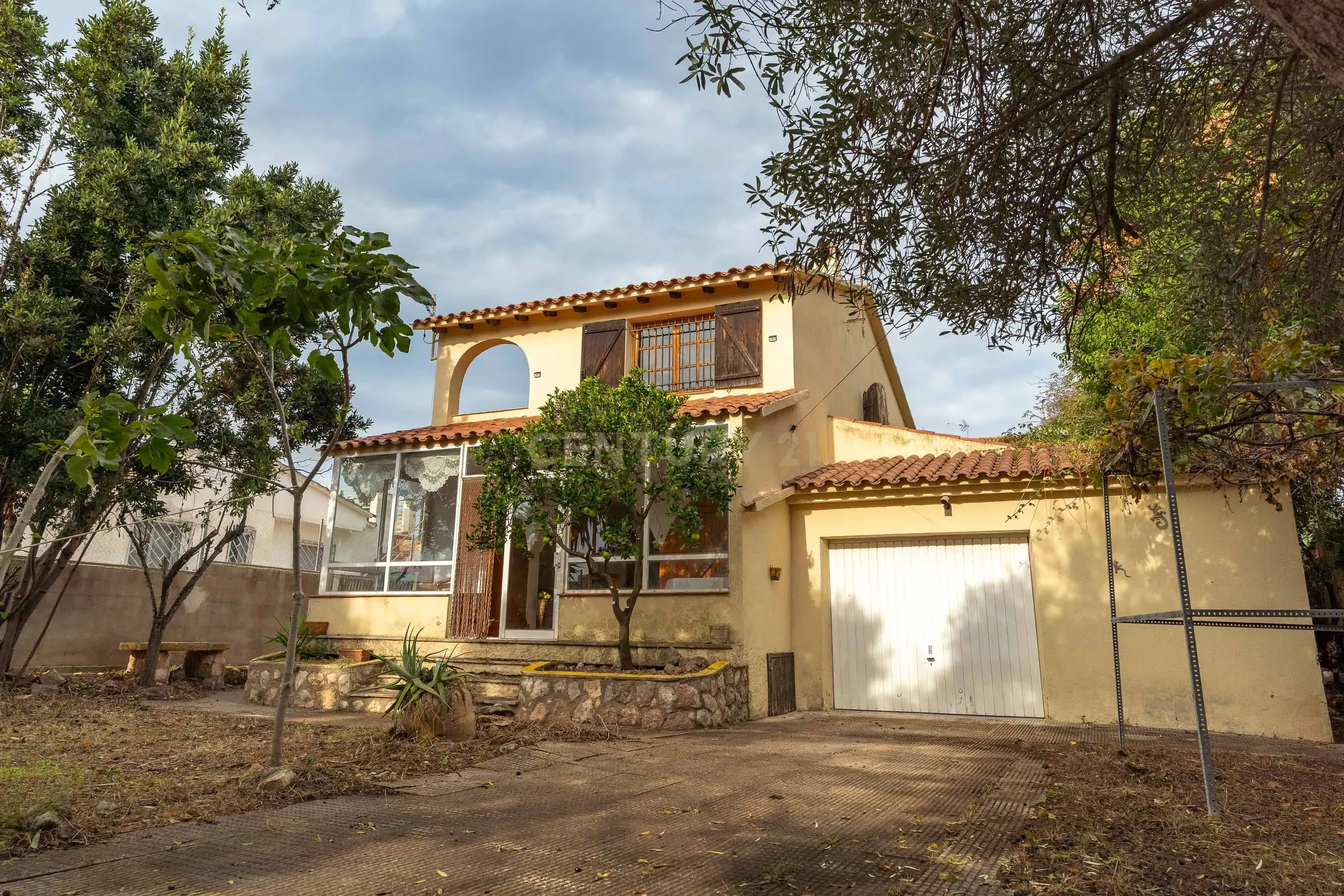 Vista exterior de Casa o xalet en venda en Santa Oliva amb Jardí privat, Piscina i Alarma