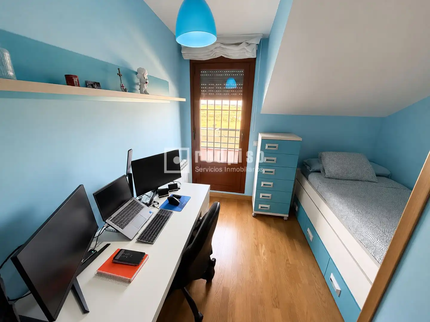 Bedroom of Attic for sale in Alovera  with Air Conditioner, Heating and Parquet flooring