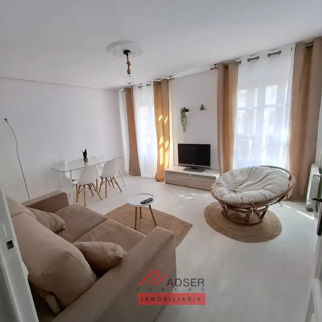 Wohnzimmer von Wohnung zum Verkauf in  Logroño mit Heizung, Parkett und Möbliert