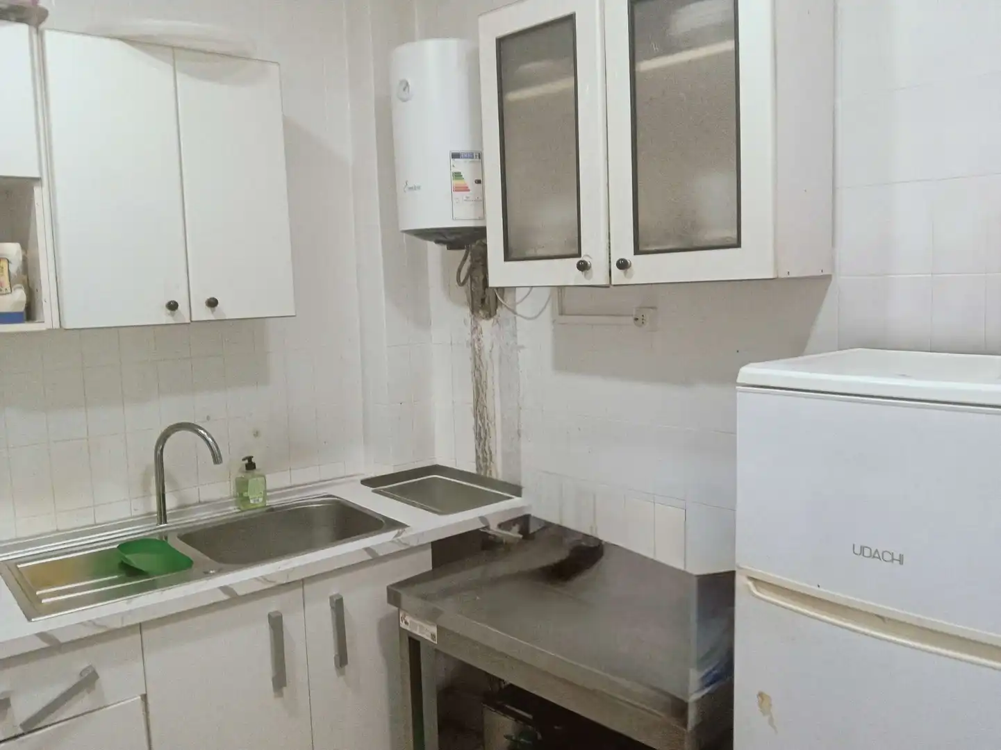 Cocina de Local de alquiler en Zaragoza con Aire acondicionado y Amueblado