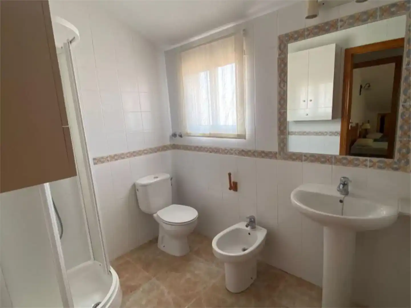 Baño de Dúplex de alquiler en Pilar de la Horadada con Aire acondicionado, Trastero y Amueblado