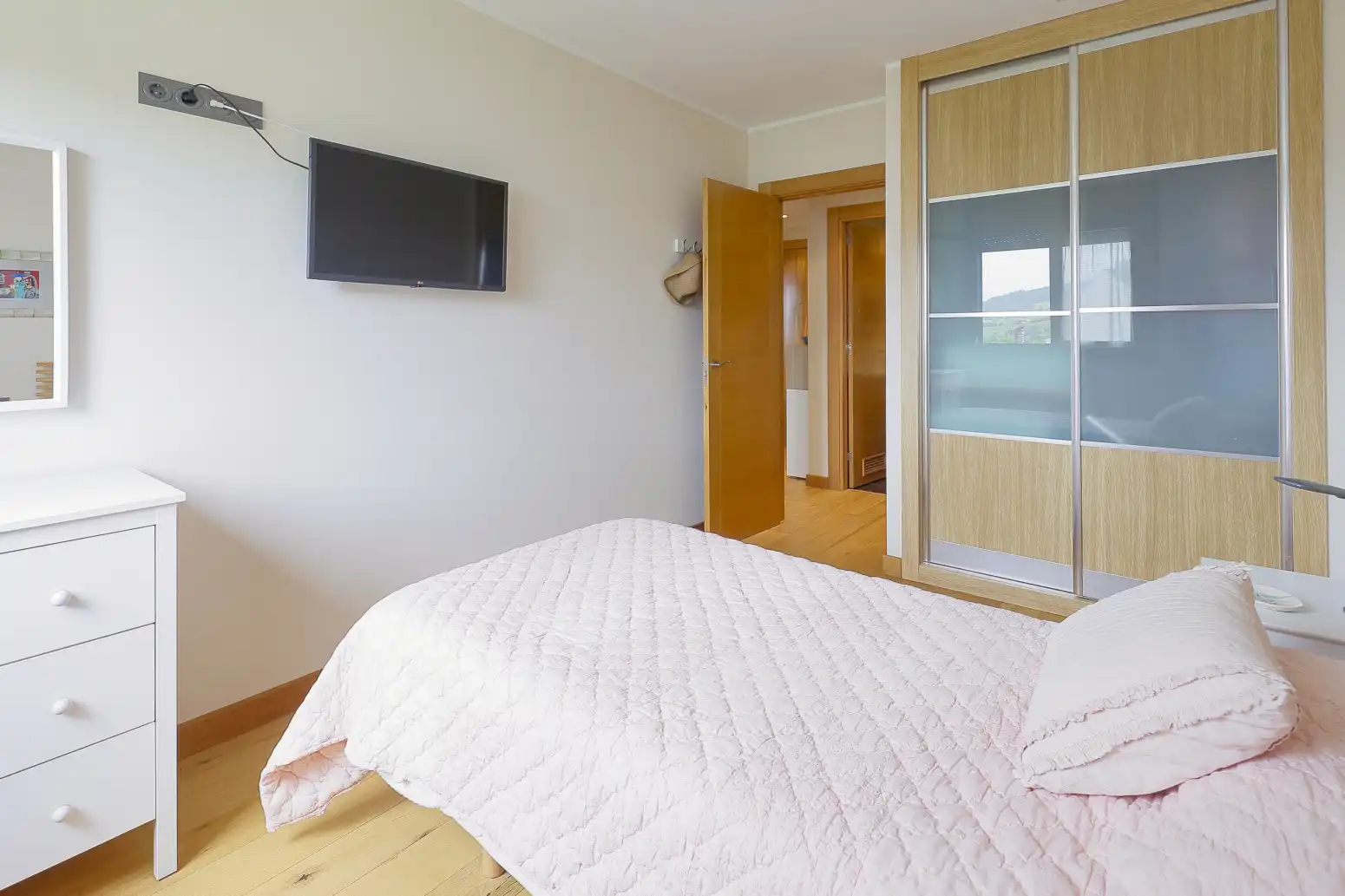 Habitación de Piso en venta en Villaviciosa con Calefacción, Parquet y Terraza