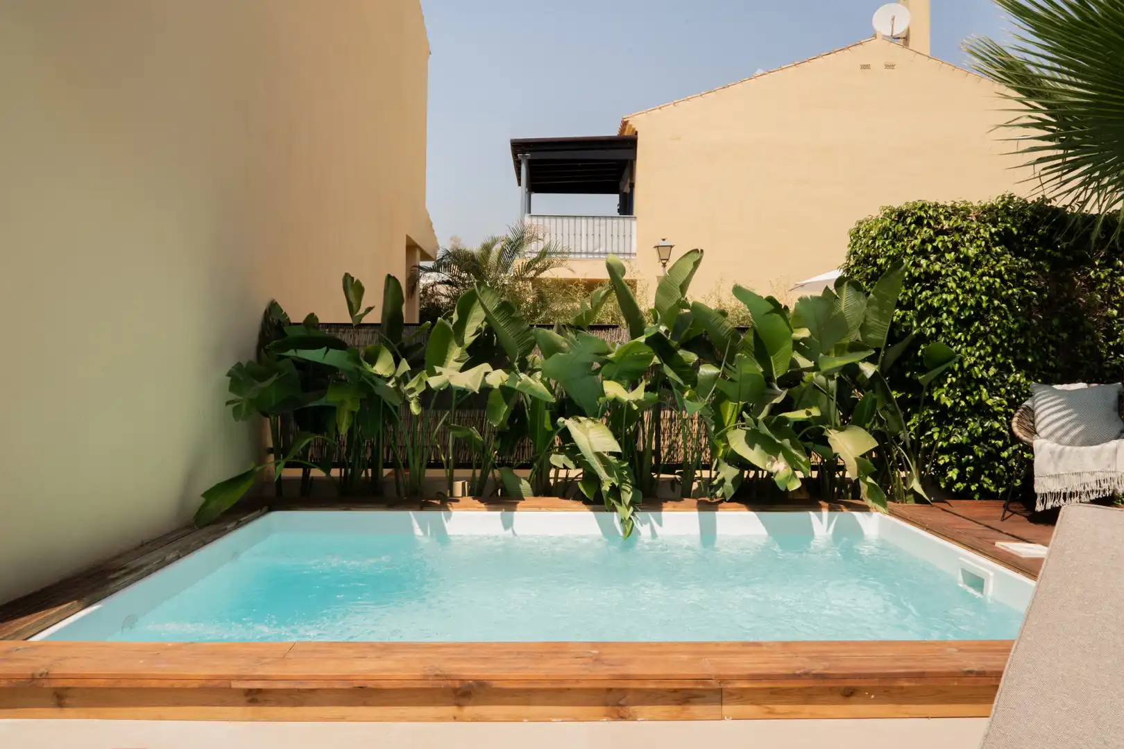 Piscina de Casa adosada en venda en Marbella amb Aire condicionat, Jardí privat i Terrassa