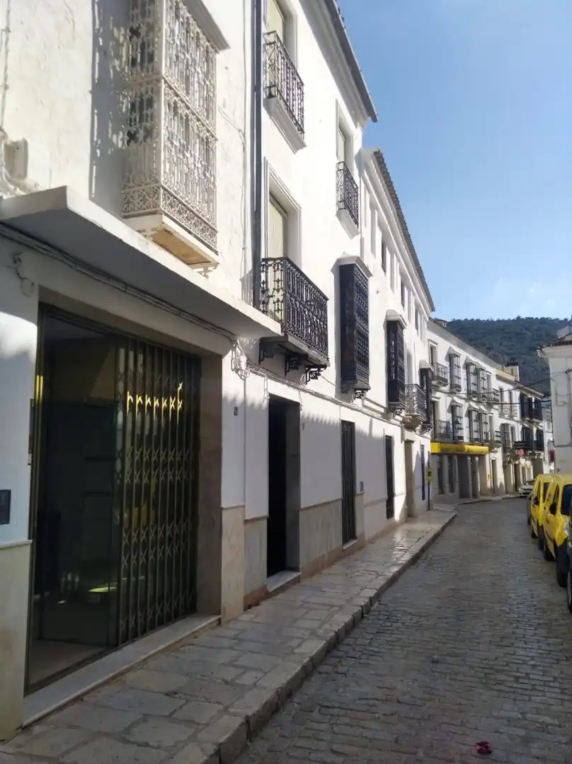 Vista exterior de Edificio en venta en Estepa
