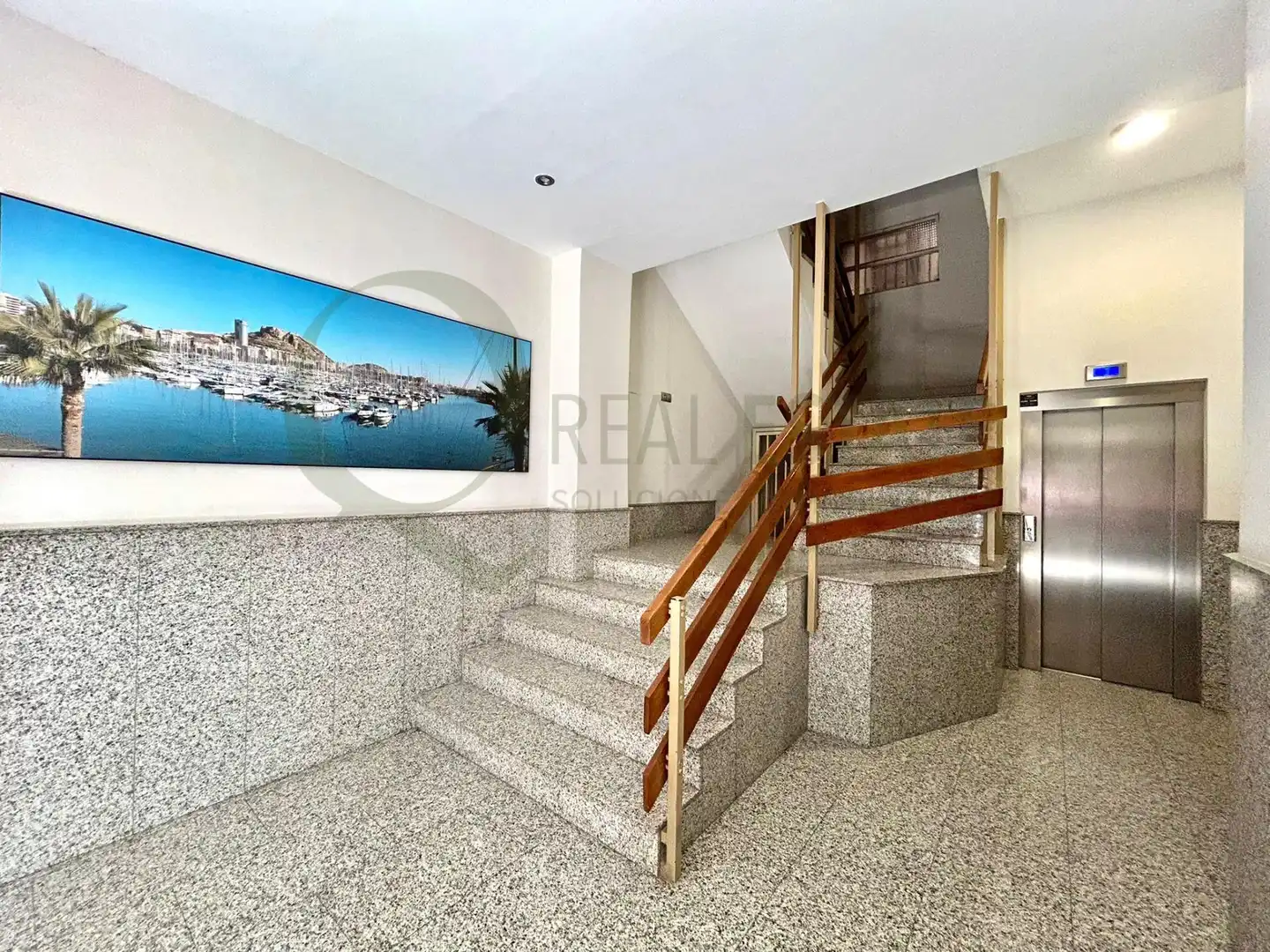 Piso de alquiler en Alicante / Alacant con Aire acondicionado, Calefacción y Terraza