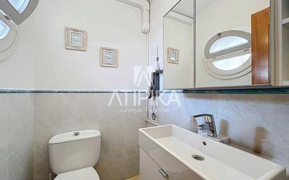 Bathroom of House or chalet for sale in Castelldefels  with Air Conditioner, Heating and Terrace