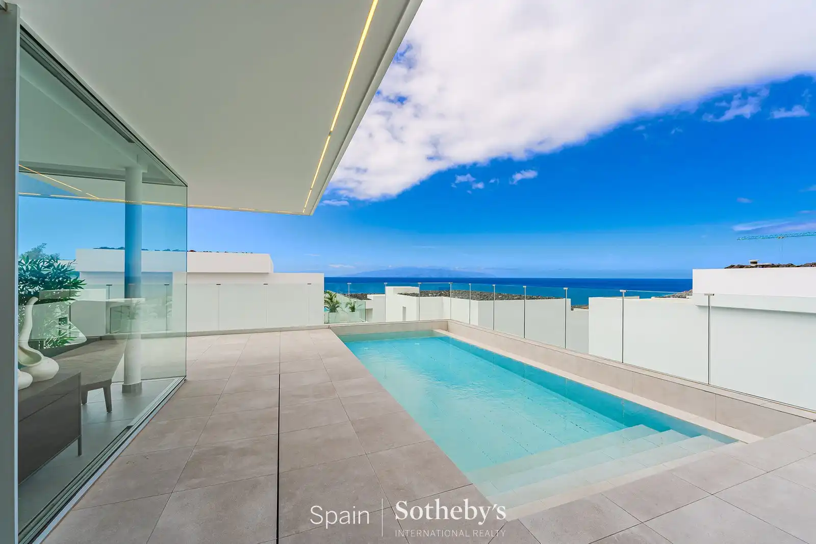 Casa con piscina en venta en Calle el Valito