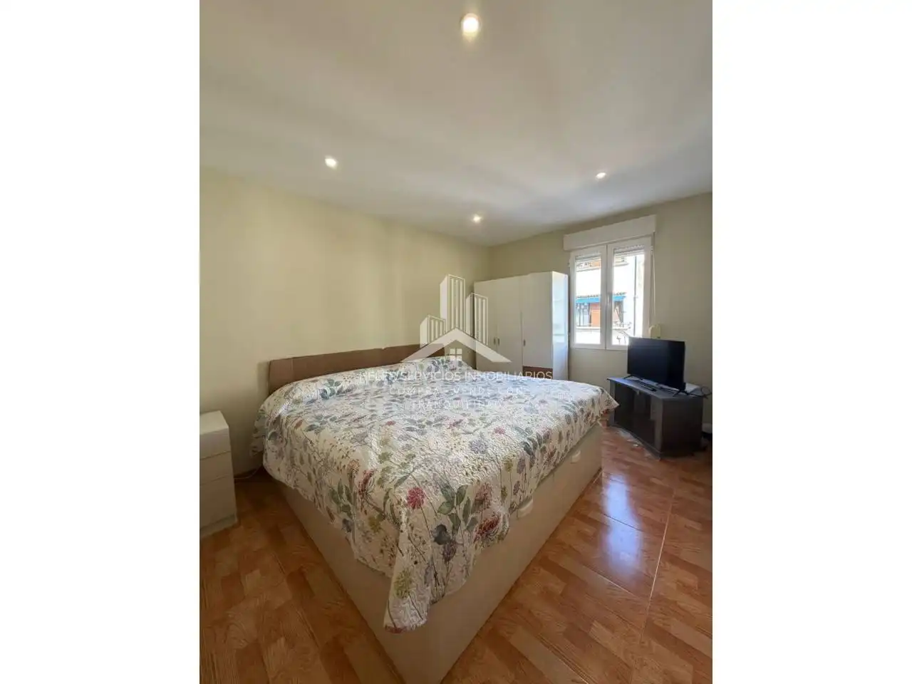 Dormitori de Apartament en venda en Vila-real amb Parquet, Terrassa i Traster
