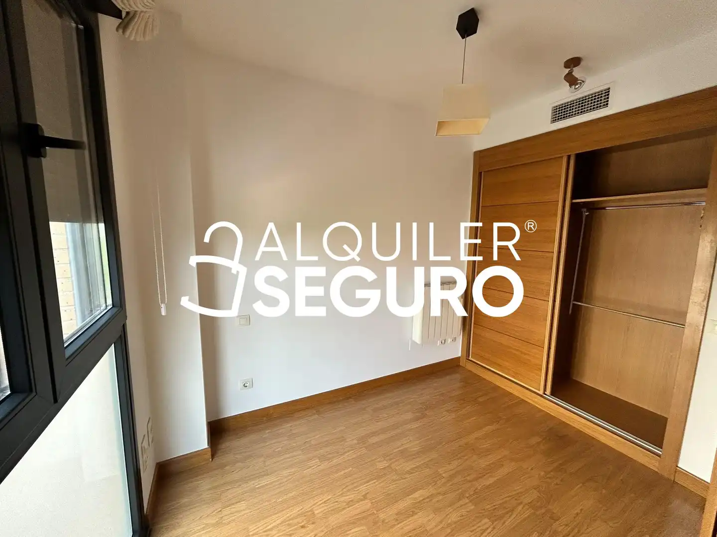 Habitación de Estudio de alquiler en Madrid con Aire acondicionado, Calefacción y Trastero