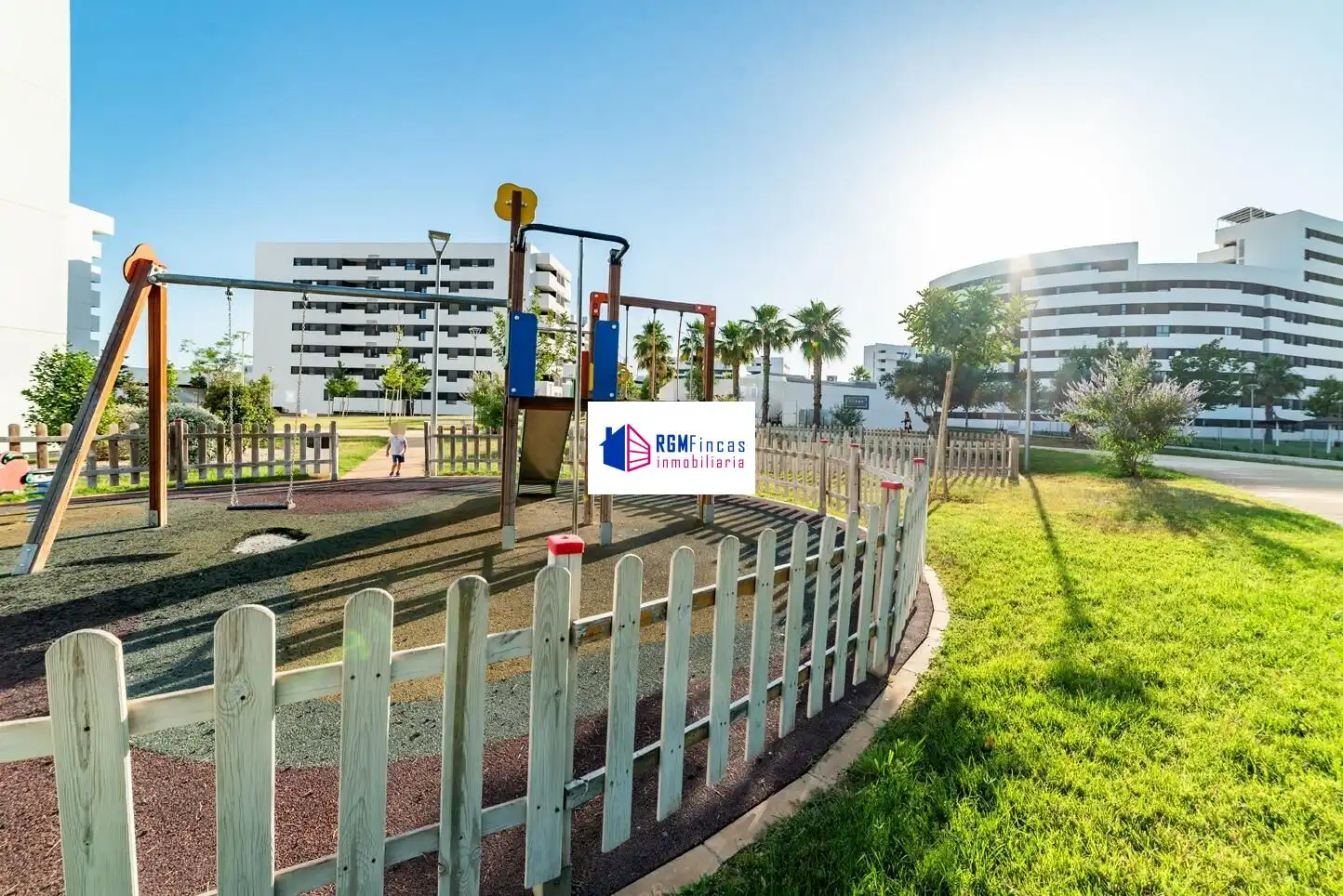 Vista exterior de Piso en venta en Sevilla con Aire acondicionado, Calefacción y Jardín privado