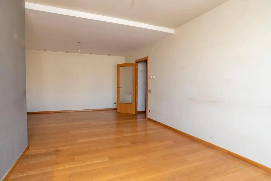 Wohnung zum Verkauf in Badalona mit Heizung, Parkett und Terrasse