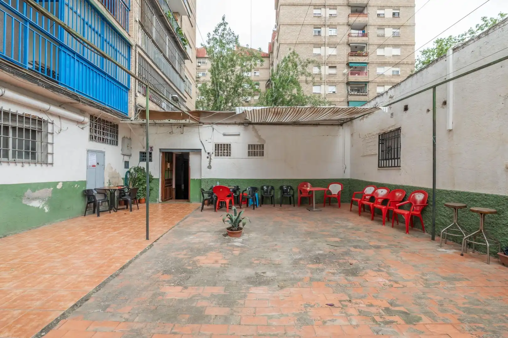 Geschaftsraum zum Verkauf in Granada