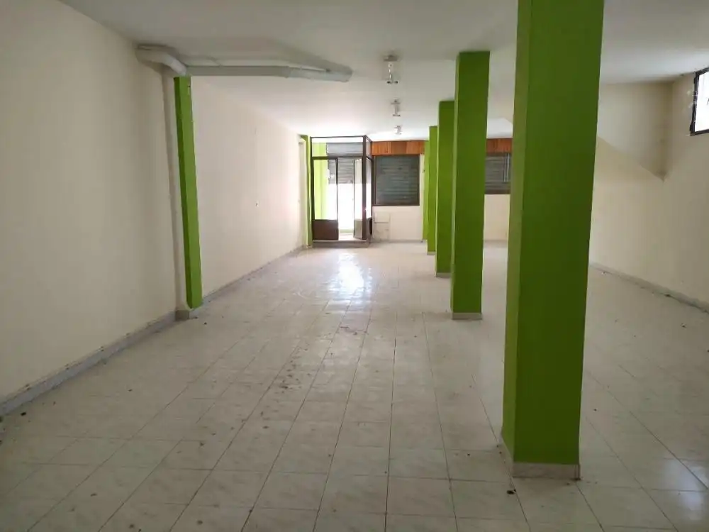 Local en venta en Peal de Becerro