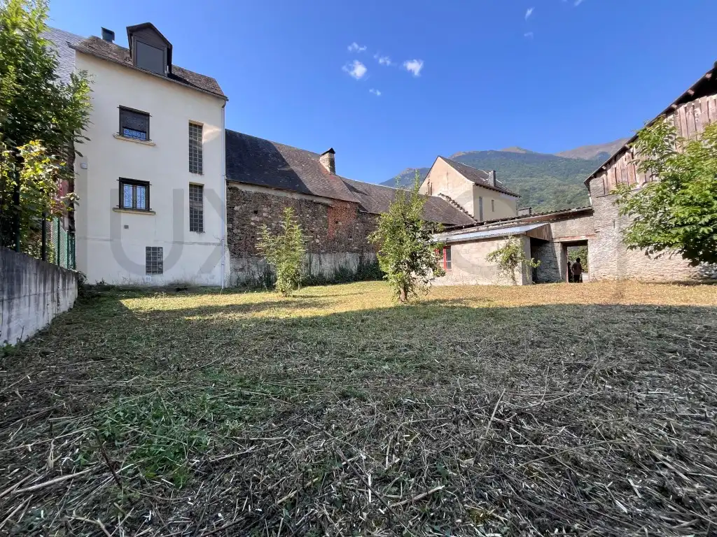 Houses for sale in Calle Carrera,Dera, 38, Les