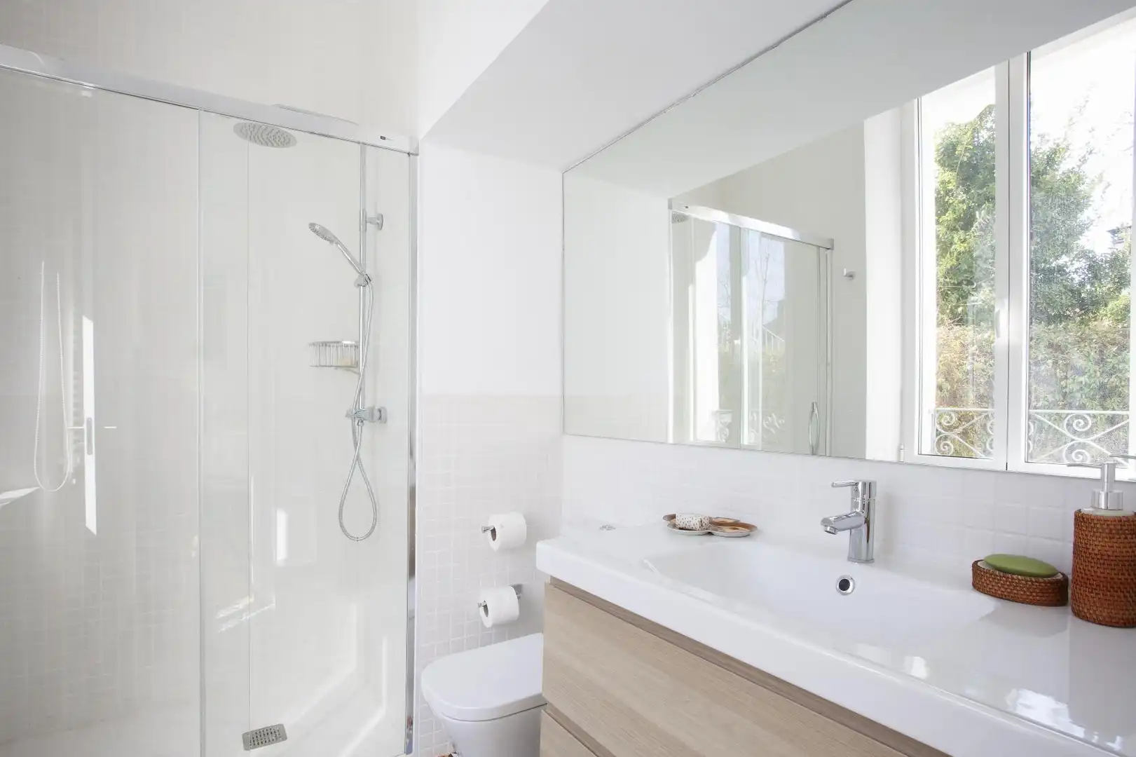 Bathroom of Flat for sale in San Lorenzo de El Escorial
