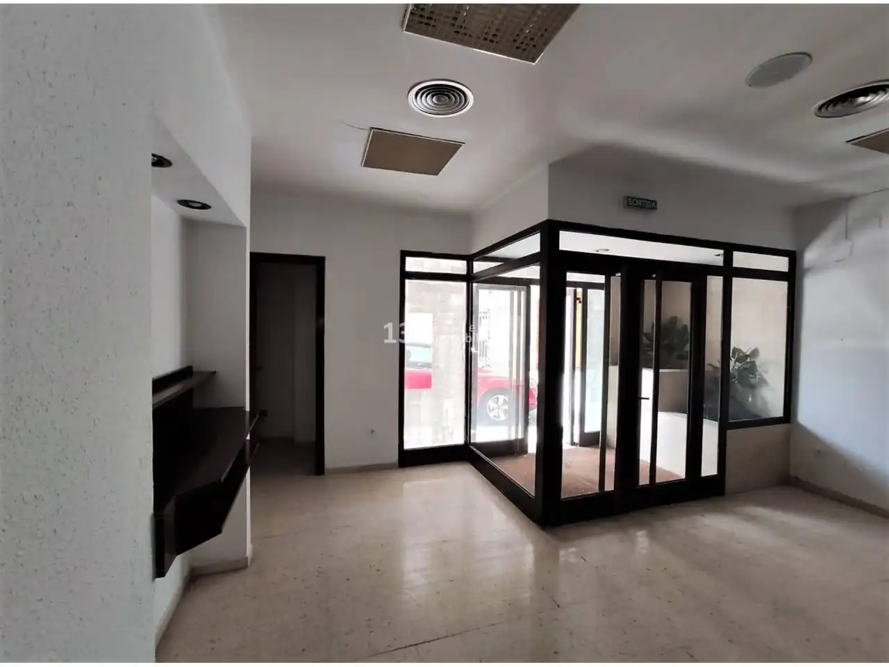 Local en venda en Garcia