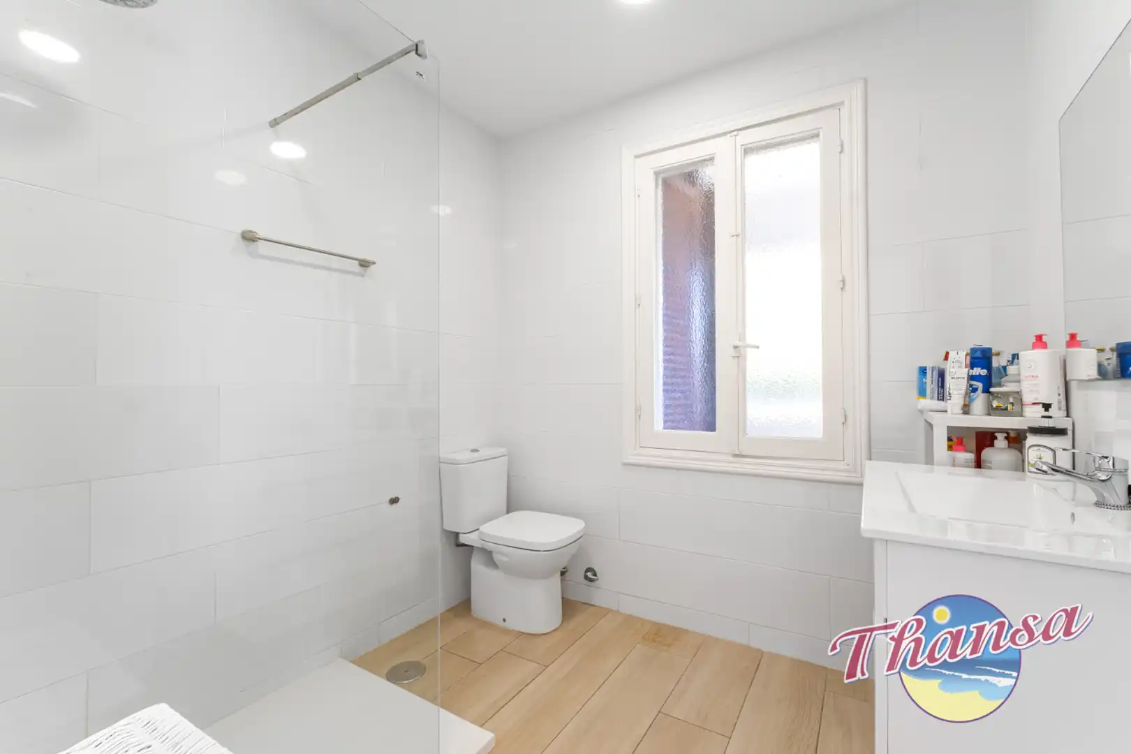 Baño de Casa o chalet en venta en Alicante / Alacant con Aire acondicionado, Calefacción y Jardín privado